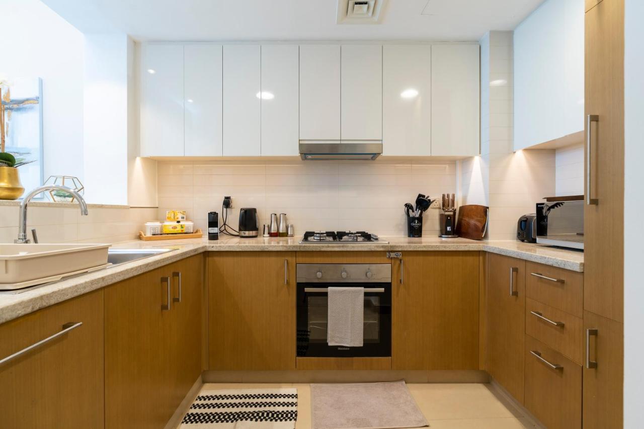 Prestige Living 1Br With Full Burj Khalifa View By Auberge Дубай Экстерьер фото